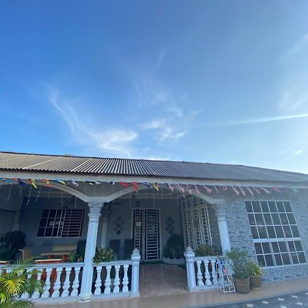 Teratak Tiga Homestay Padang Besar Kaki Bukit Exterior foto