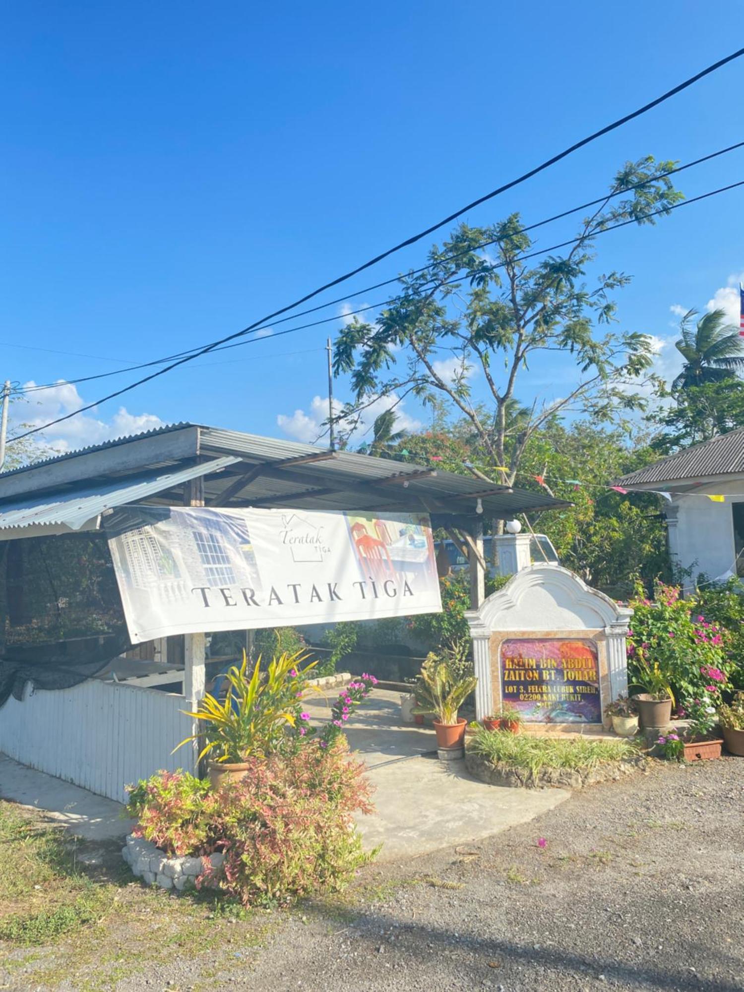 Teratak Tiga Homestay Padang Besar Kaki Bukit Exterior foto